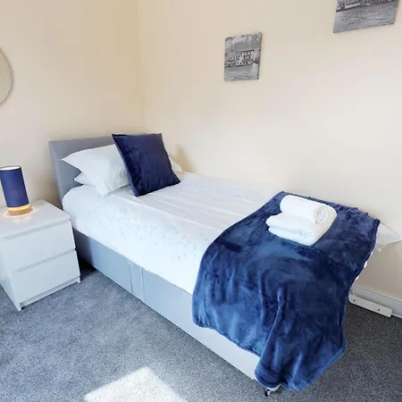 Apartment Stayzo Westminster Stylish House Bradford (West Yorkshire)