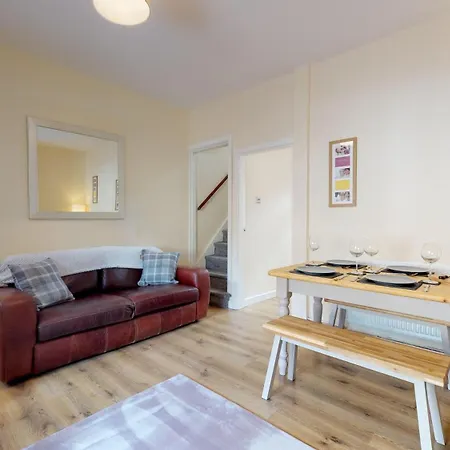 Stayzo Westminster Stylish House