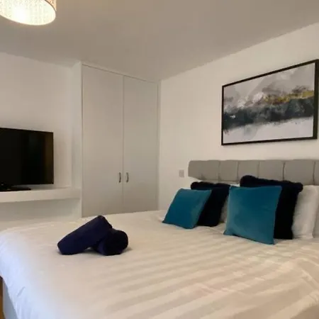 Stayzo Westminster Stylish House Apartment *