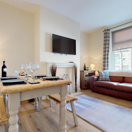 Stayzo Westminster Stylish House