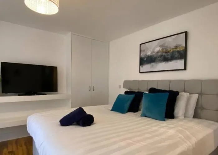 Apartment Stayzo Westminster Stylish House