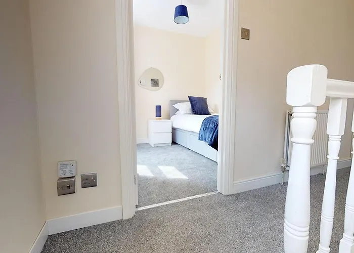 Stayzo Westminster Stylish House